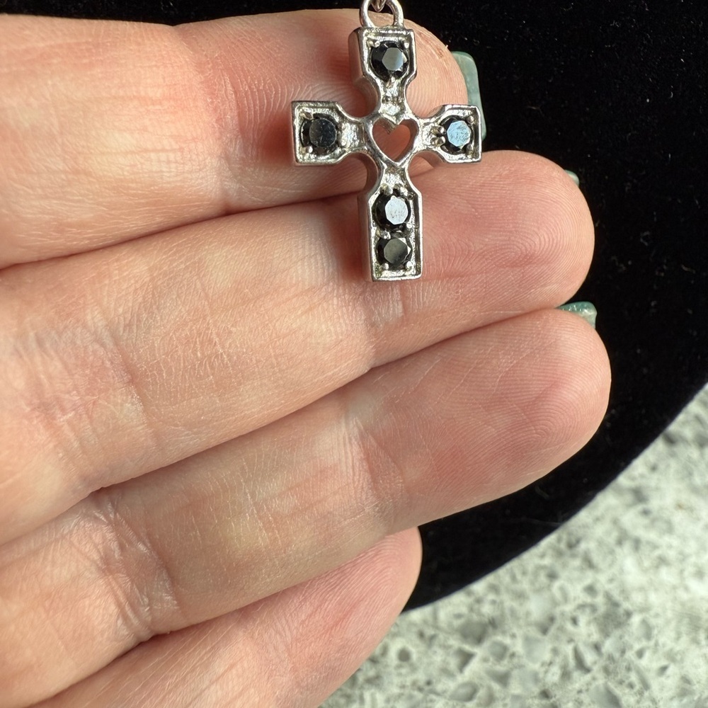 Elegant Silver Cross Pendant Necklace with Faceted Black Stones - Picture 2 of 4